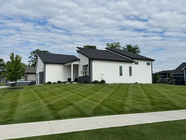 Why Choose Our Lawn Maintenance?